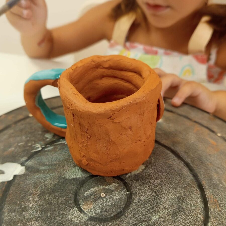 Clases de cerámica para peques