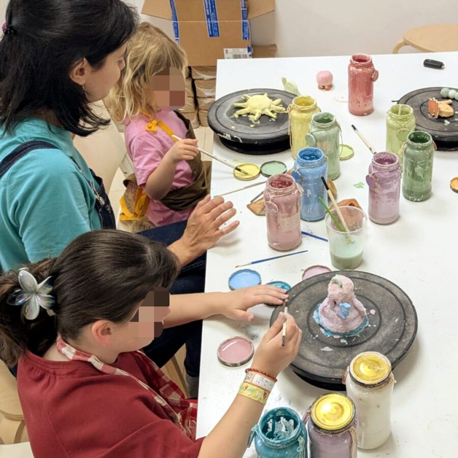 Vale por una sesión de cerámica para peques (1h30)