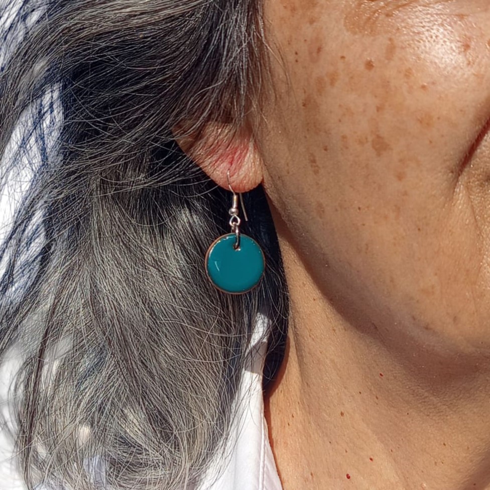 Pendientes pequeños redondos verde esmeralda